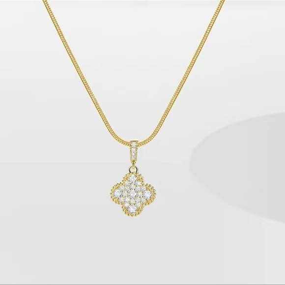 14K Gold Plated Crystal Flower Pendant Necklace - Picture 4 of 7
